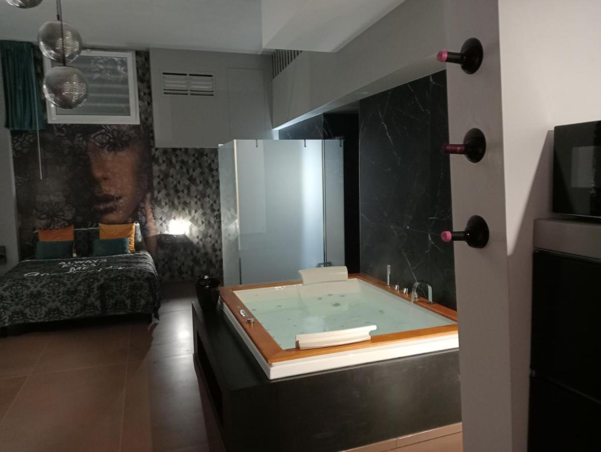 Suite Luxurya Bari Exterior foto